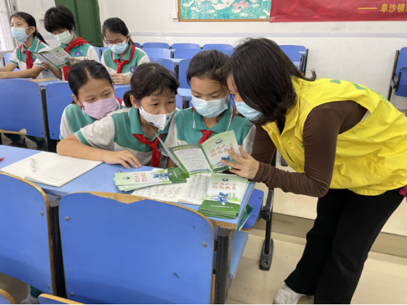 阜沙鎮(zhèn)禁毒信息〔2022〕第254期--【禁毒攻堅(jiān)】“無(wú)毒青春，健康校園”—阜沙鎮(zhèn)開(kāi)展禁毒宣傳進(jìn)校園