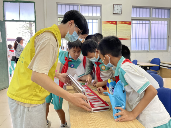 阜沙鎮(zhèn)禁毒信息〔2022〕第254期--【禁毒攻堅(jiān)】“無(wú)毒青春，健康校園”—阜沙鎮(zhèn)開(kāi)展禁毒宣傳進(jìn)校園